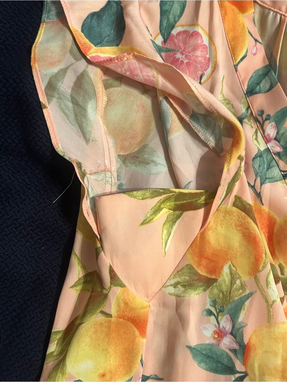 Joie Citrus Print Blouse Medium V-Neck Flutter Sleeve Peach Pink Floral - Picture 9 of 11